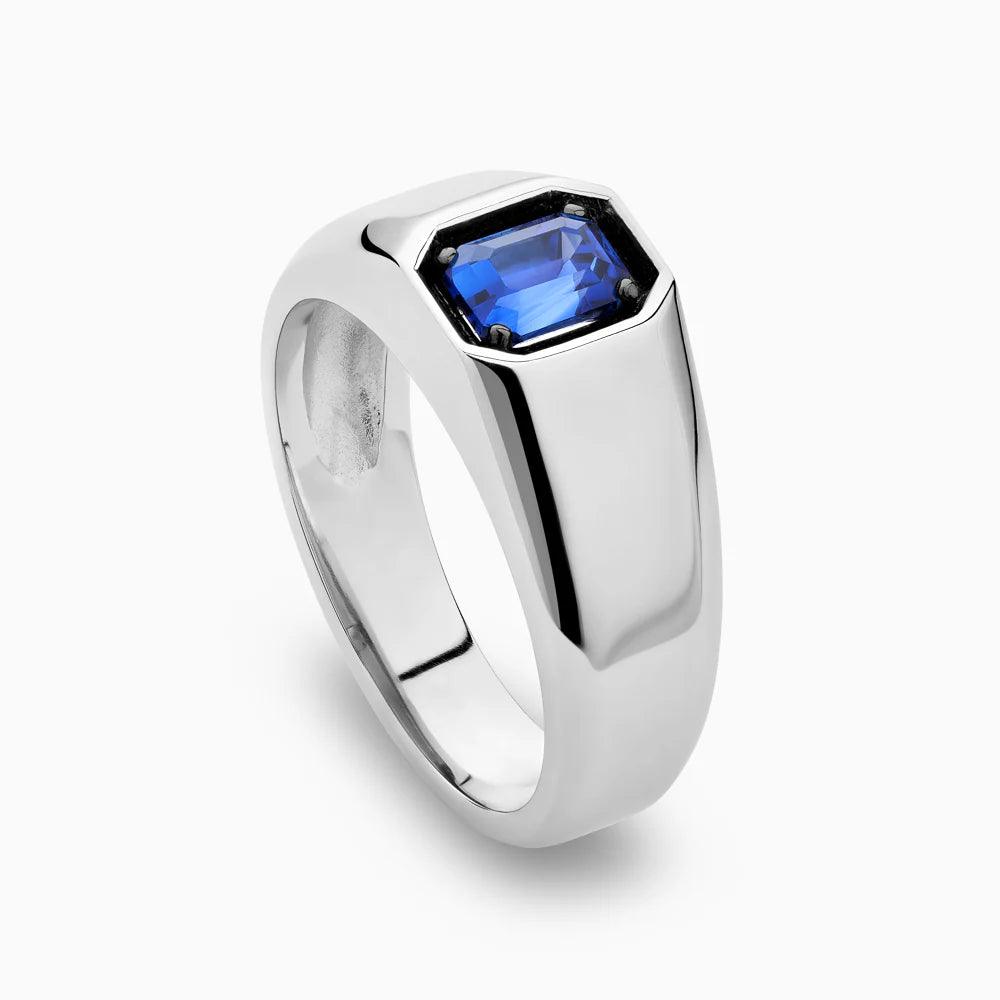 Prestige Blue Sapphire Signet Ring - BellemareDugasJoaillerie